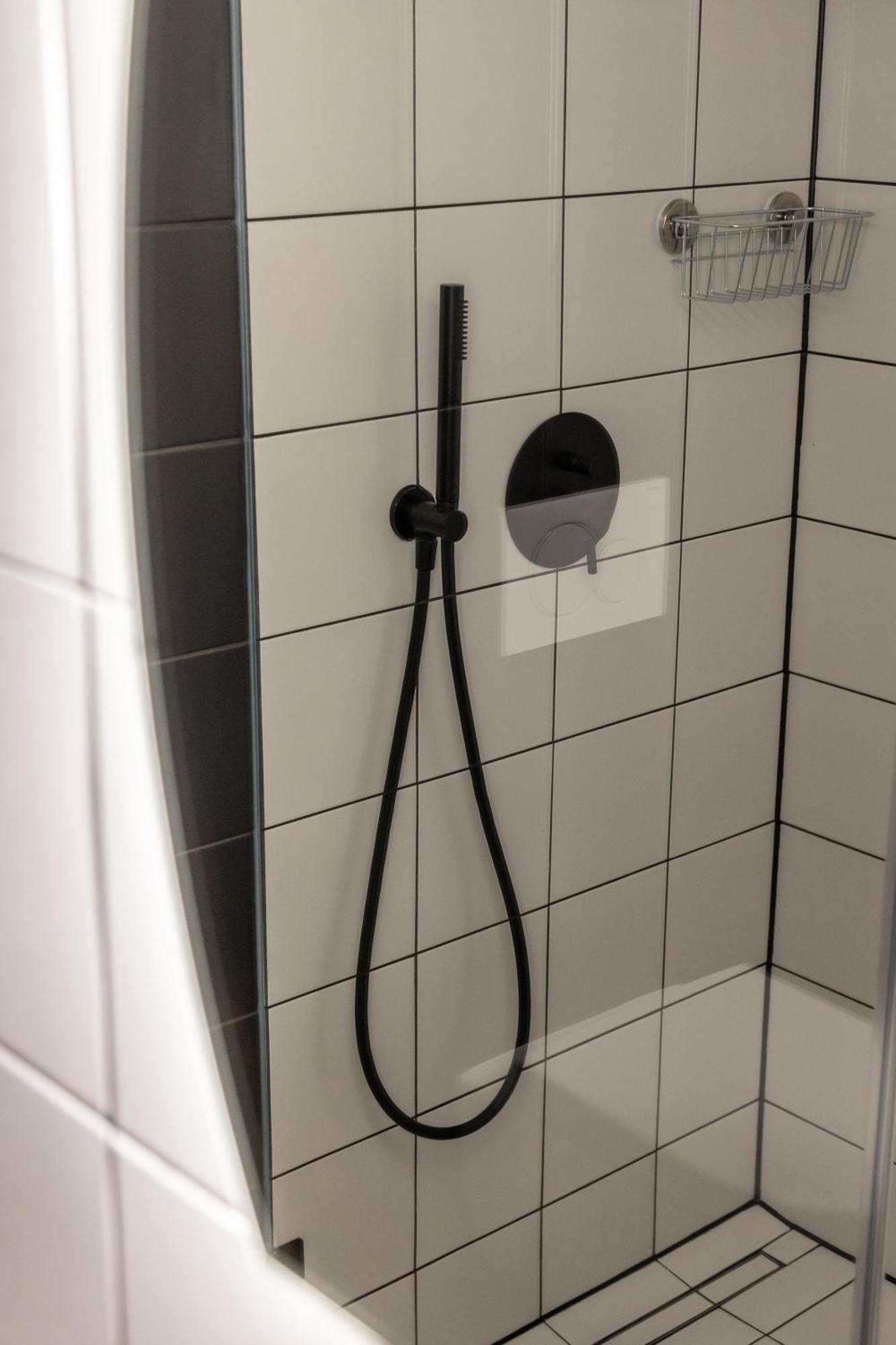 Coolest Apartment In Berlin, Easy Check-In, Close To Center, Black & White Maisonette #6 Exterior photo